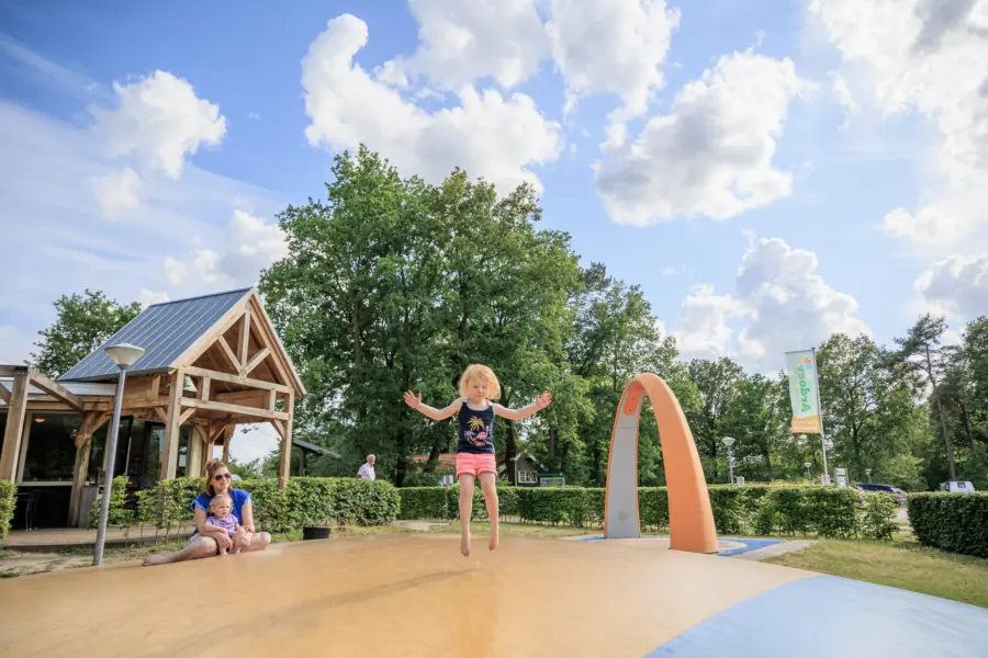 Speeltuin met airtrampoline camping Kaps Overijssel